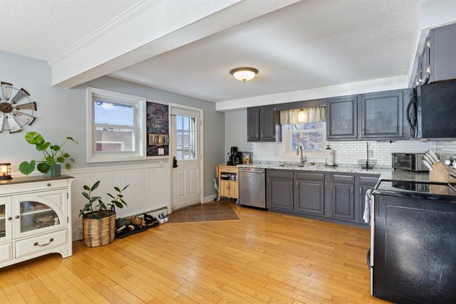 26 Barrell Run Road, Fremont, NH 03044