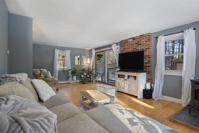 26 Barrell Run Road, Fremont, NH 03044