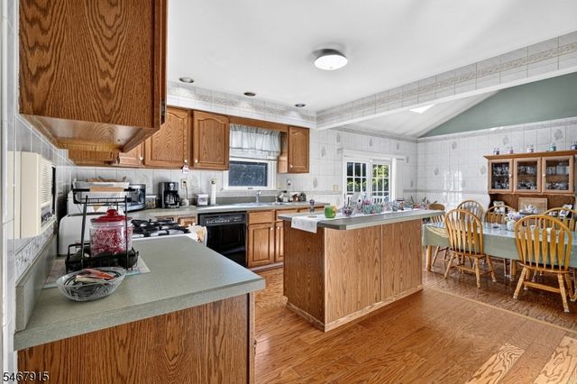 13 Drexel Hill Dr, South Brunswick Twp., NJ 08824