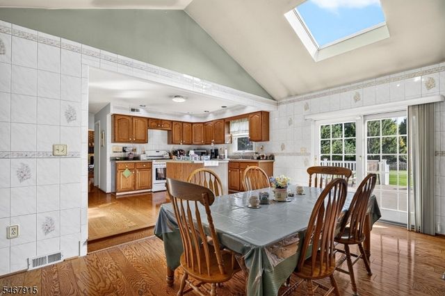 13 Drexel Hill Dr, South Brunswick Twp., NJ 08824