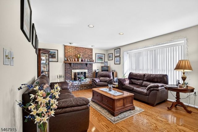 13 Drexel Hill Dr, South Brunswick Twp., NJ 08824