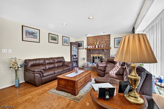 13 Drexel Hill Dr, South Brunswick Twp., NJ 08824