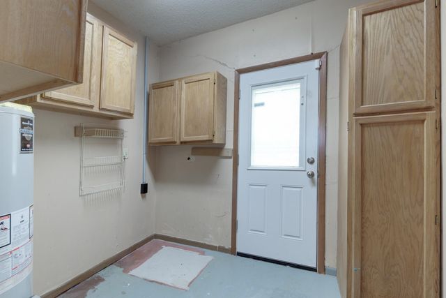 2656 N Poplar St, Wichita, KS 67219