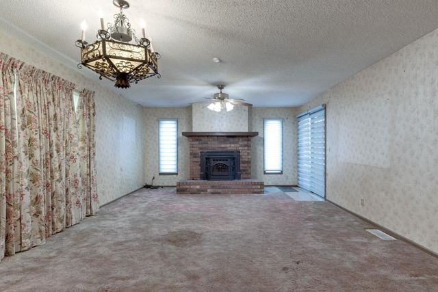 2656 N Poplar St, Wichita, KS 67219