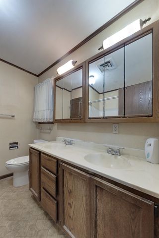 2656 N Poplar St, Wichita, KS 67219
