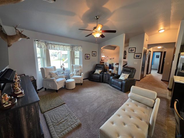 7983 STEAMBOAT RD, Summerset, SD 57769