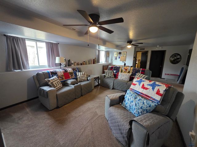 7983 STEAMBOAT RD, Summerset, SD 57769