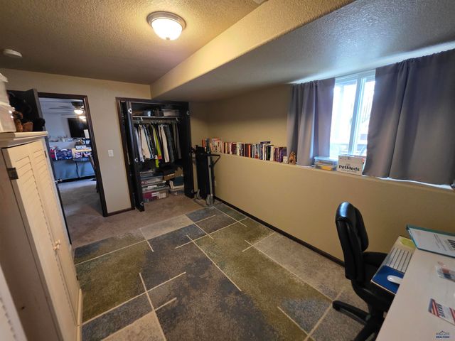 7983 STEAMBOAT RD, Summerset, SD 57769