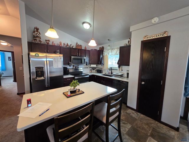 7983 STEAMBOAT RD, Summerset, SD 57769