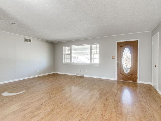 3052 NW 68th Street, Oklahoma City, OK 73116