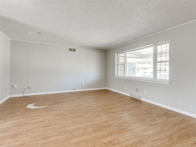 3052 NW 68th Street, Oklahoma City, OK 73116