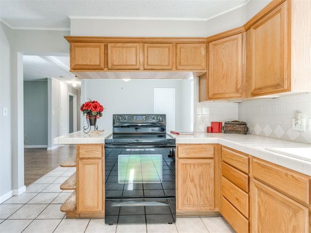 3052 NW 68th Street, Oklahoma City, OK 73116