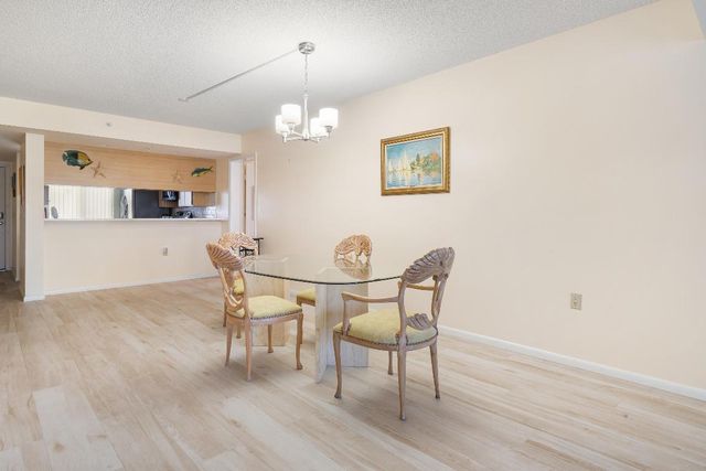 901 Seafarer Circle 306, Jupiter, FL 33477