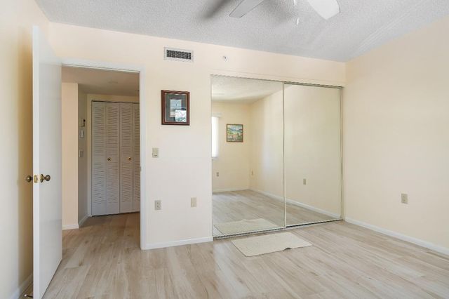 901 Seafarer Circle 306, Jupiter, FL 33477