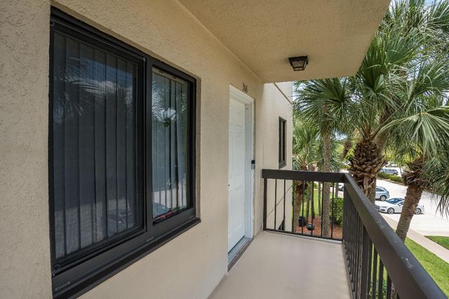 901 Seafarer Circle 306, Jupiter, FL 33477