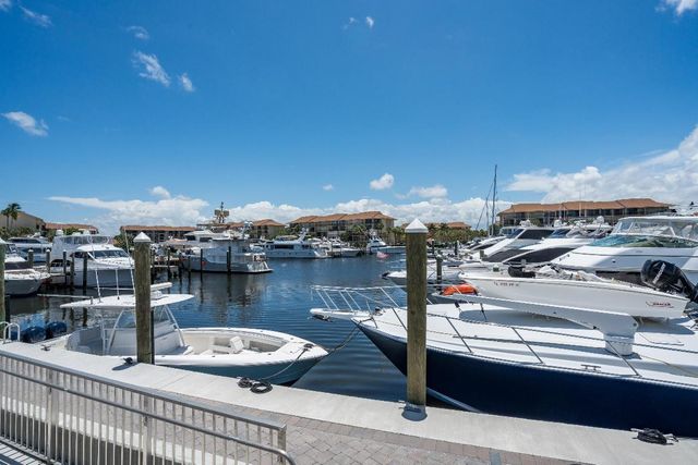 901 Seafarer Circle 306, Jupiter, FL 33477