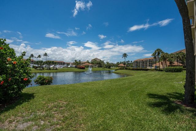 901 Seafarer Circle 306, Jupiter, FL 33477