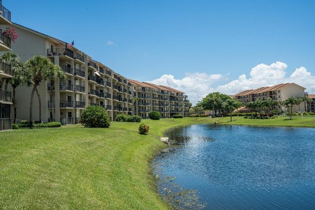 901 Seafarer Circle 306, Jupiter, FL 33477