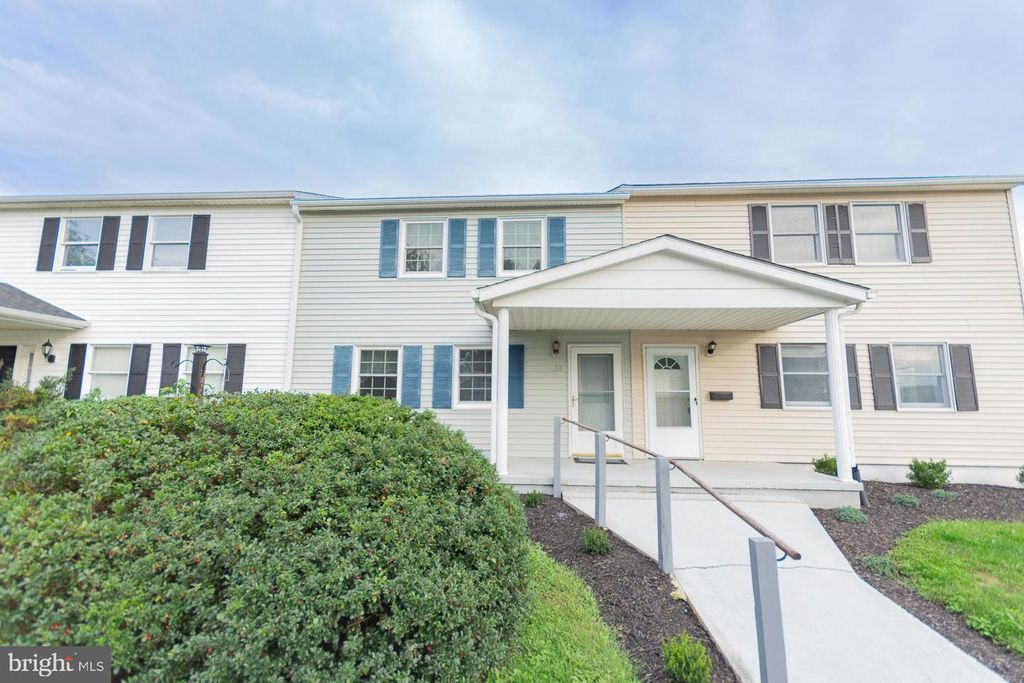 24 CAVALAND TER, Shepherdstown, WV 25443