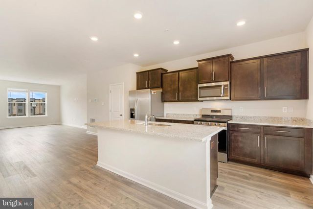 560 UNION ST, Frederick, MD 21701