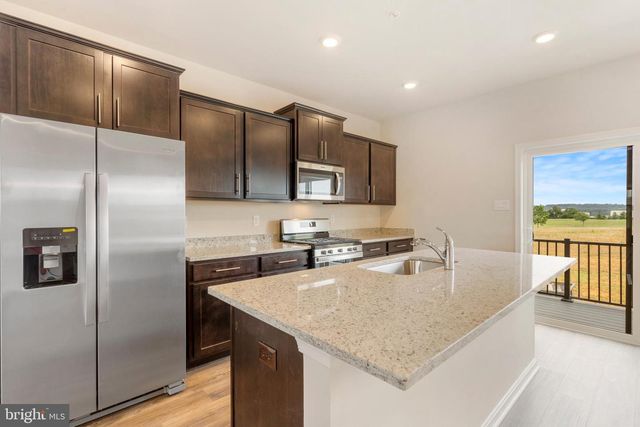 560 UNION ST, Frederick, MD 21701