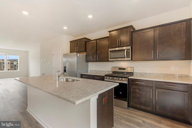 560 UNION ST, Frederick, MD 21701