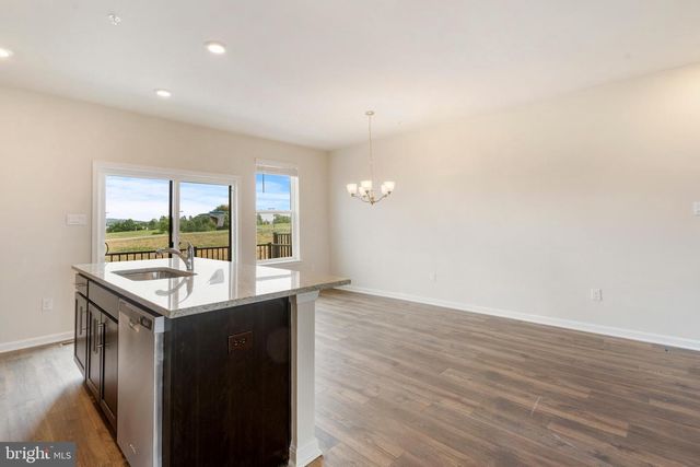 560 UNION ST, Frederick, MD 21701