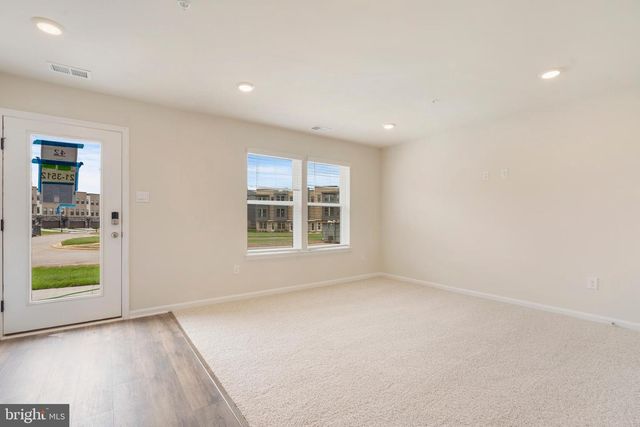560 UNION ST, Frederick, MD 21701