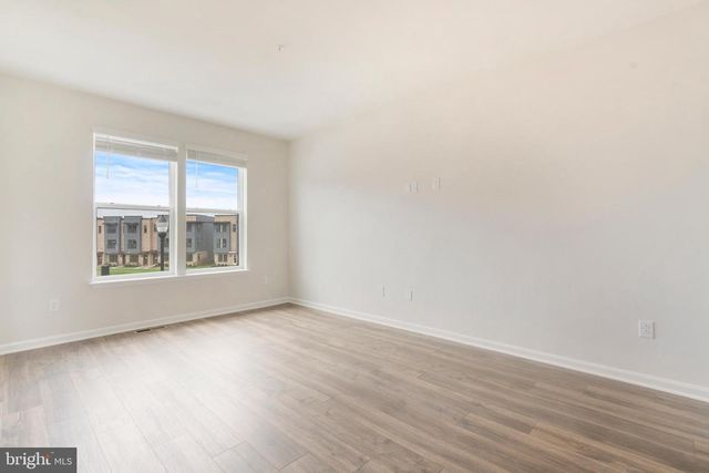 560 UNION ST, Frederick, MD 21701