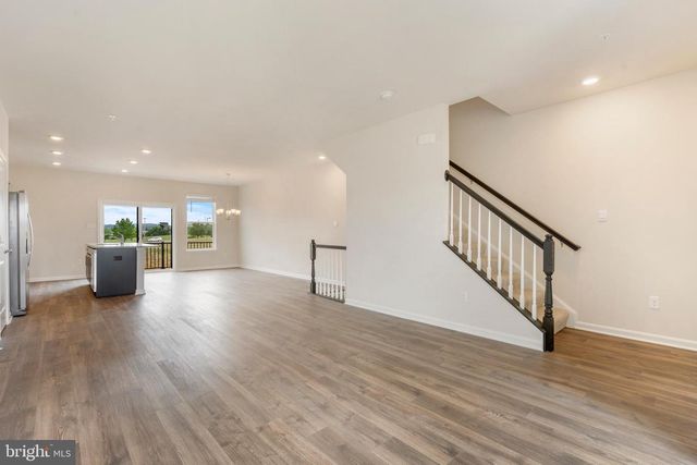 560 UNION ST, Frederick, MD 21701