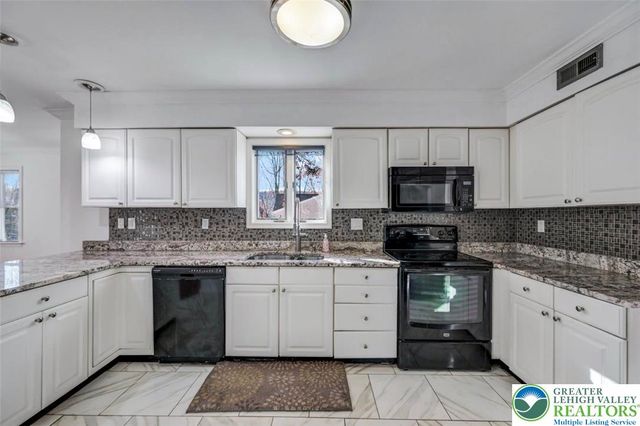 205 Regent Street, Lehman Twp, PA 18324