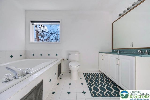 205 Regent Street, Lehman Twp, PA 18324