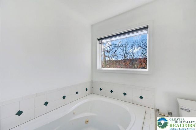 205 Regent Street, Lehman Twp, PA 18324