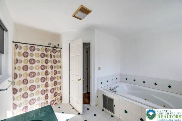 205 Regent Street, Lehman Twp, PA 18324