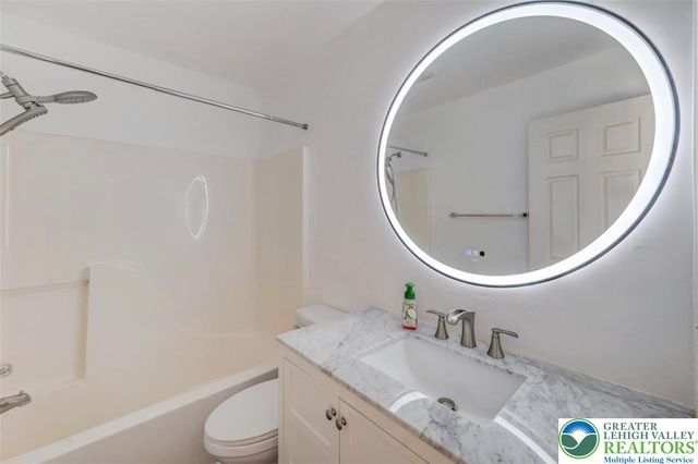 205 Regent Street, Lehman Twp, PA 18324