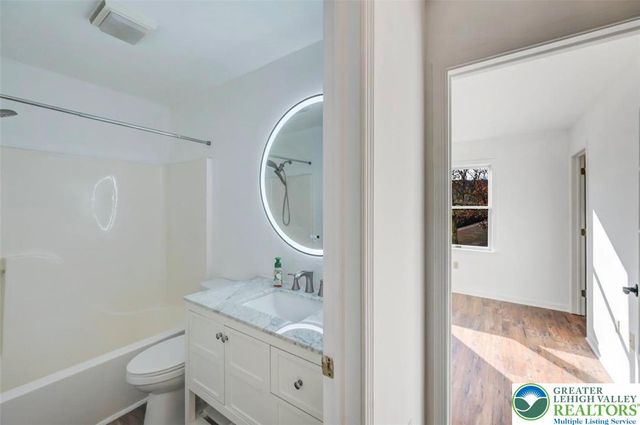 205 Regent Street, Lehman Twp, PA 18324