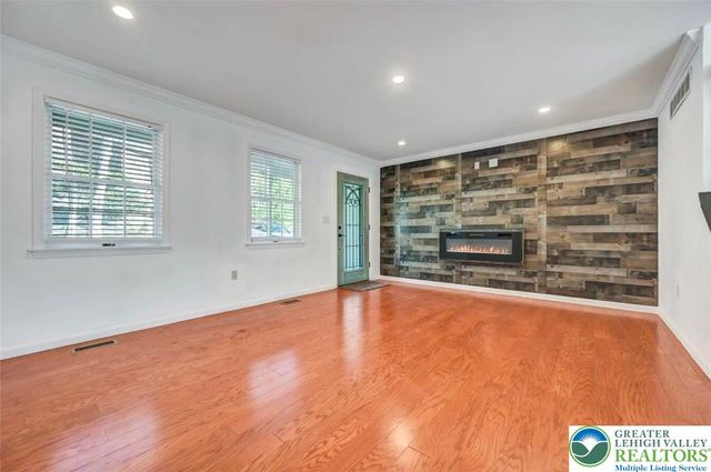 205 Regent Street, Lehman Twp, PA 18324