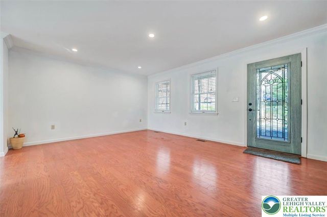 205 Regent Street, Lehman Twp, PA 18324