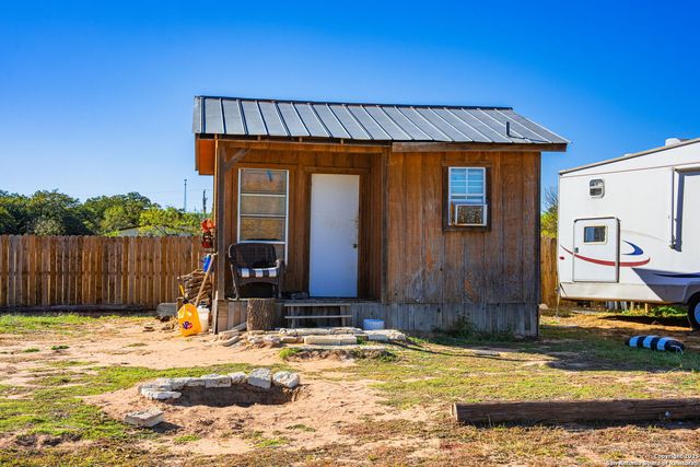 930 Jerald, Fredericksburg, TX 78624