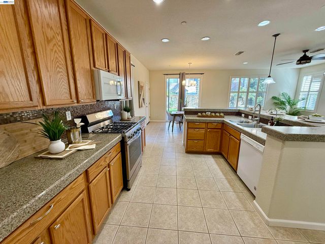 529 Chestnut St, Brentwood, CA 94513