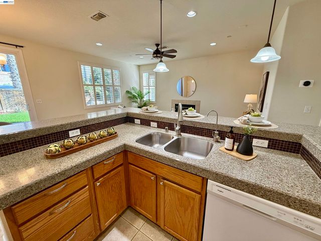 529 Chestnut St, Brentwood, CA 94513