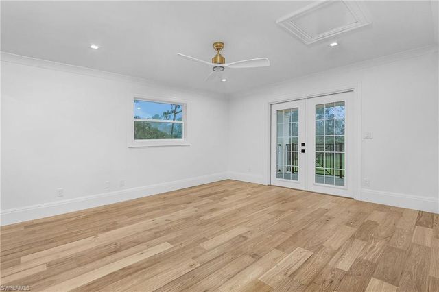 6155 Standing Oaks LN, Naples, FL 34119