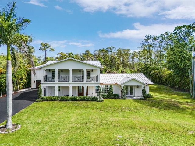 6155 Standing Oaks LN, Naples, FL 34119