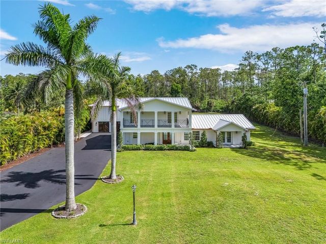 6155 Standing Oaks LN, Naples, FL 34119