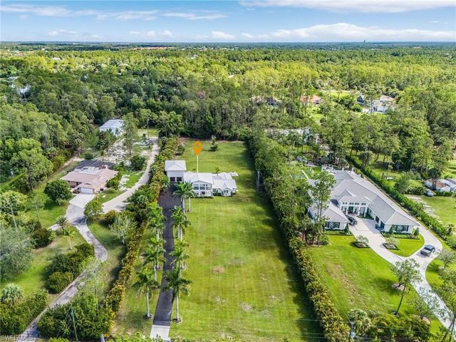 6155 Standing Oaks LN, Naples, FL 34119