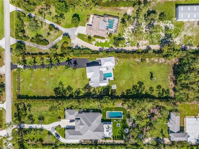 6155 Standing Oaks LN, Naples, FL 34119