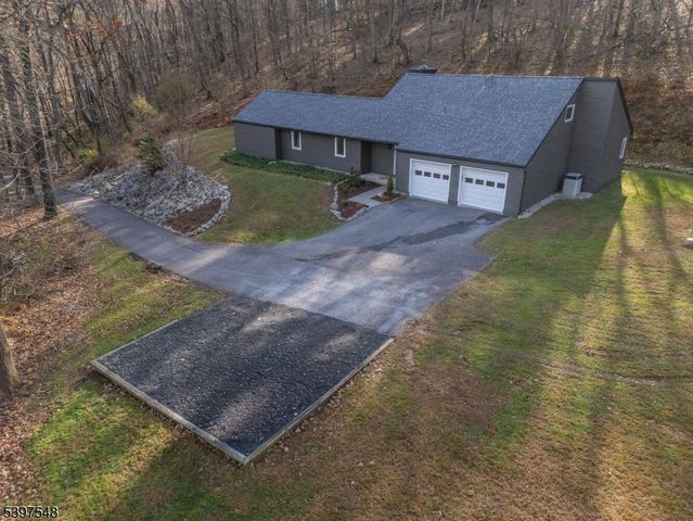 319 Sweet Hollow Rd, Holland Twp., NJ 08848