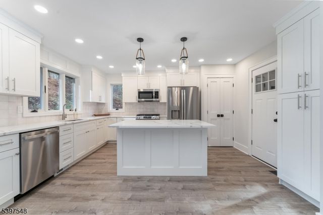 319 Sweet Hollow Rd, Holland Twp., NJ 08848