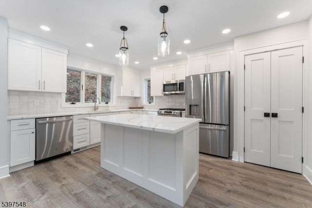 319 Sweet Hollow Rd, Holland Twp., NJ 08848