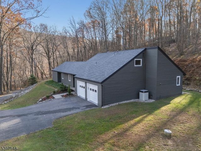 319 Sweet Hollow Rd, Holland Twp., NJ 08848